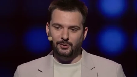 Skandal u „Poteri“: Milan Bukvić ismejao SPC i pravoslavne sveštenike, javnost zgrožena njegovom izjavom