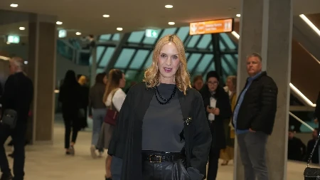 Ko stoji iza glasa koji daje najsarkastičnije komentare? Ko je komentatorka Evrovizije, Duška Vučinić?