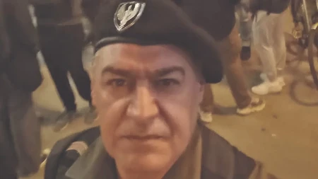 To je ta njihova nova, pristojna Srbija: Vođa blokadera uhapšen zbog šverca migranata, nosio lažnu značku VBA