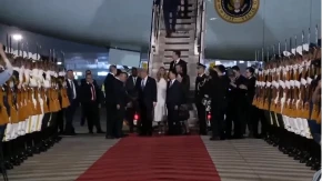 Tramp stigao u Peking, ali svi gledali u „dve lepotice“ koje su ukrale šou (VIDEO)