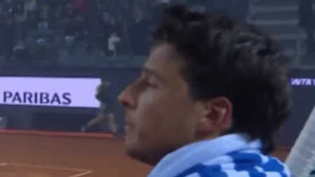 Tenis ovako nešto bizarno nije video: Meč prekinut zbog pirotehnike (FOTO)