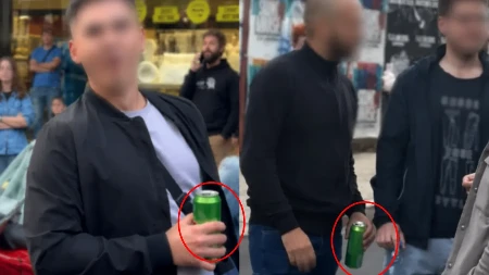 Pijani blokaderi divljaju! Posle incidenta kod Pravnog došli ispred RTS da vređaju i provociraju građane (VIDEO)