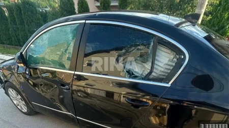  Dvojica dečaka (11) električnim trotinetom udarila u vozilo, hitno prebačeni u bolnicu