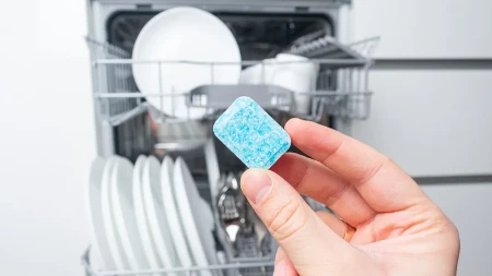 8 stvari koje nipošto ne smete prati u mašini za sudove: Ostaćete bez njih, a šire se i bakterije!