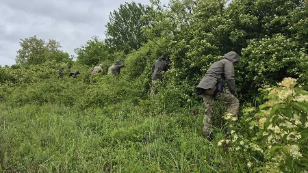 U toku potraga za telom Aleksandra Nešovića kod Jarkovačkog jezera: Policija i VJT u Beogradu na terenu (FOTO) 
