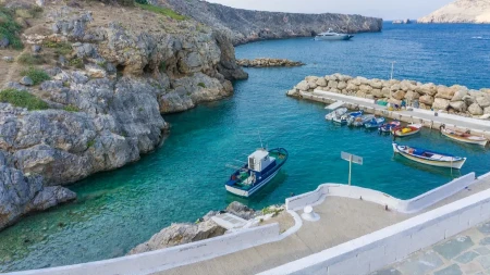 Ostrvo sa samo jednim kafićem i hotelom - traže nove stanovnike