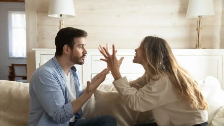 Muškarac otkrio jezivu tajnu svoje žene: Godinama rintao u tuđini da bi zaradio za njih, a ona uradila neoprostivu stvar