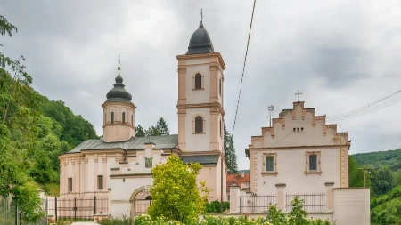 Mali Versaj usred Srbije: U ovom manastiru se dešavaju čuda - Krije jednu veliku tajnu