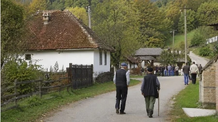 Da li je greh prati kosu utorkom i bacati đubre uveče? Stara srpska verovanja koja se i danas poštuju