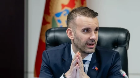 "Danas Baja, sutra zabrana srspke trobojke" Spajić zabranio koncert u Crnoj Gori: Opasan presedan!