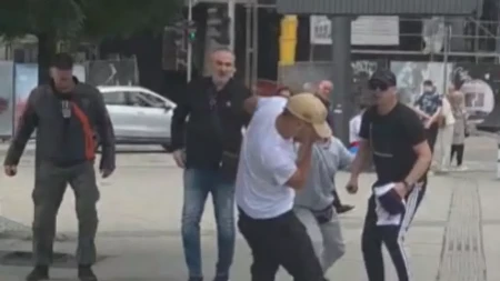 Jezivo nasilje! Blokaderi brutalno napali građane kod Slavije: Četiri osobe završile u bolnici, blokaderi privedeni (VIDEO)