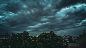 Posle pljuskova i snega temperatura skače na 25 stepeni: Stiže novi talas nepogoda od ovog datuma - detaljna prognoza do kraja meseca