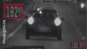 Pijan bez dozvole jurio 182 na sat: Presretač zaustavio bahatog vozača (20) (FOTO/VIDEO)