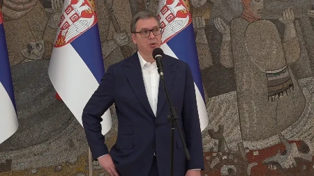 Vučić o novom zakonu: Hoćeš da radiš u državnoj službi, moraš da se obavežeš!