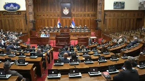 Skupština usvojila izborne zakone, blokaderi više neće moći da kukaju!