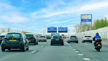 Dok drugi gube veliki novac, veliki proizvođač automobila igra drugačiju igru