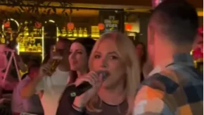 3 meseca posle porođaja je u njegovom zagrljaju: Milica Todorović napravila presedan, u provodu uhvaćena sa njim
