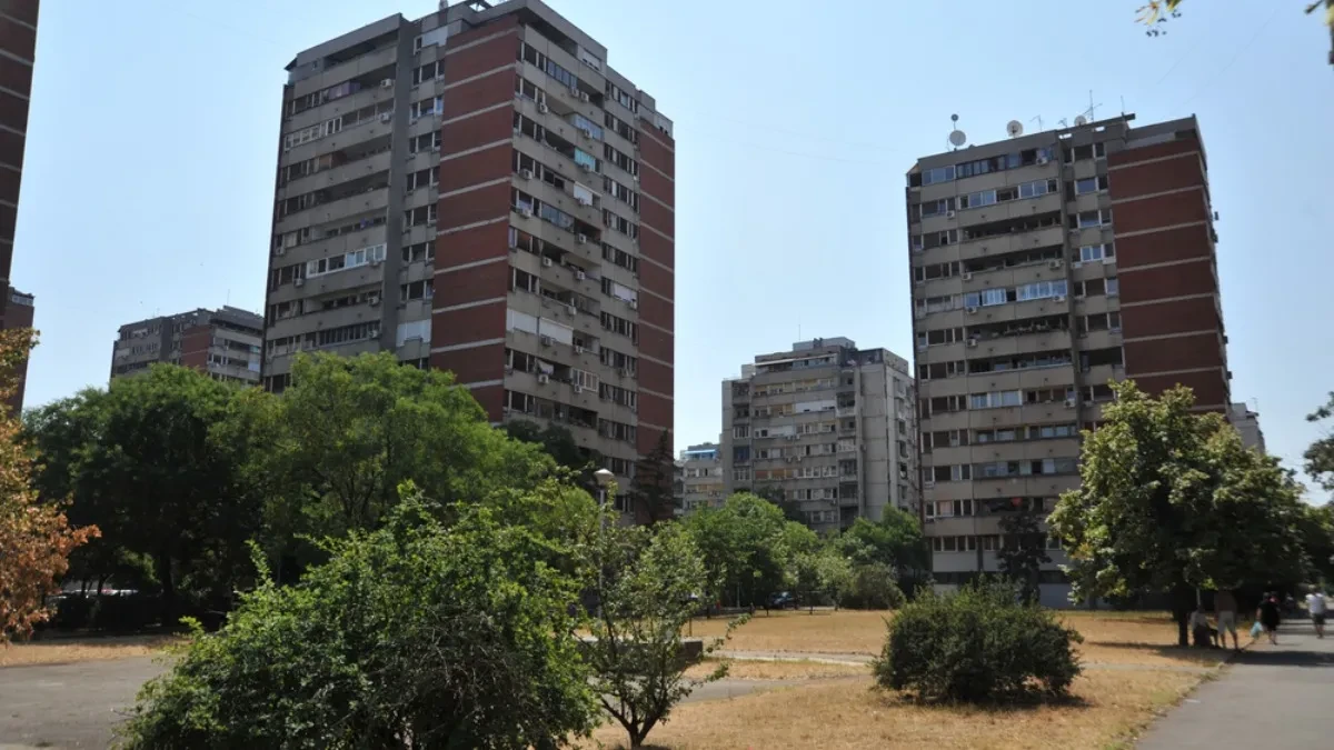 Bizaran slučaj koji Novi Beograd ne zaboravlja! Telo majke vozila u kolicima kroz kraj