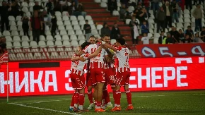 Šta se desilo? Zvezda ostaje bez miliona, propada mega transfer?