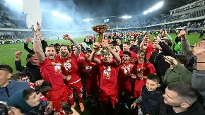 Crveno-beli spremili iznenađenje: Zvezda slavi titulu u novim dresovima 