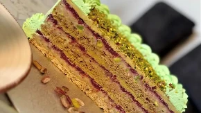Torta sa pistaćima biče hit leta: Poslastica koja pomera granice dobrog ukusa
