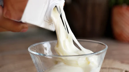 Panika zbog „gumenog mleka“! Broj obolelih skočio za 84 odsto, građani besni: „Truju nas zbog profita“