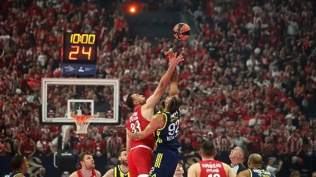 Olimpijakos prvi finalista Evrolige: Grci vodili čitav meč, srušili evropskog prvaka bez problema, Vezenkov i Piters u MVP ritmu! 
