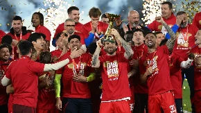 Crvena zvezda - OFK Beograd: Crveno-beli proslavili titulu, Stanković dao šansu omladincu