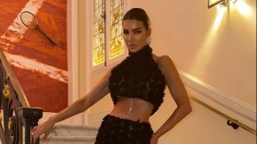 Bivša žena Duška Šarića zapalila Kan: Ceca u topiću bez brushaltera i suknji sa šlicem do kuka! (FOTO)