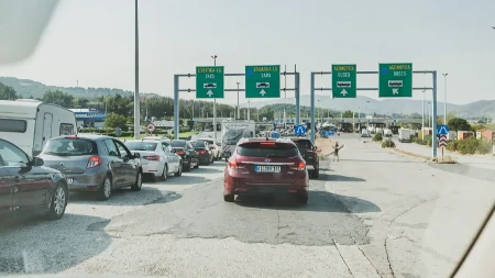 Stroga pravila za ulazak u Grčku - evo šta smete u gepek, a šta će vam carinici odmah baciti