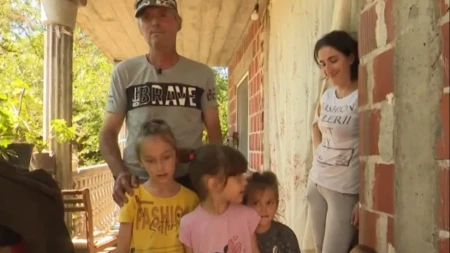 ''Ko hoće - izvol'te, ko neće - doviđenja'' Branislav digao ruke od Srpkinja, otišao po mladu u Albaniju i sada sa njom ima četvoro dece!