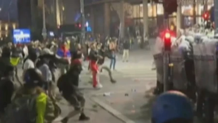 Novo bezumlje blokadera! Brutalno napali i opljačkali radnika Parking servisa