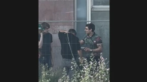 Šokantne scene u centru Beograda: Blokader snimljen kako duva i urinira kod Narodne biblioteke, pa završio u programu N1!