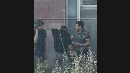 Šokantne scene u centru Beograda: Blokader snimljen kako duva i urinira kod Narodne biblioteke, pa završio u programu N1!