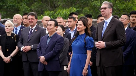Predsednik Srbije juče započeo zvaničnu petodnevnu posetu gigantu sa istoka: Vučić u Kini, kolo se zaigralo na Kineskom zidu