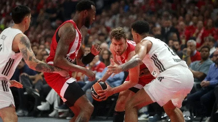 Olimpijakos je prvak Evrope! Grci u nezaboravnom atinskom finalu srušili "kralja" i popeli se ponovo na evropski tron! 