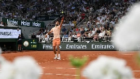 Novak Đoković posle preokreta pobedio Francuza i palsirao se u drugo kolo Rolan Garosa