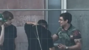 Sramotno ponašanje jednog od vođa blokadera! Urinira po Narodnoj biblioteci, pa daje intervju za N1!