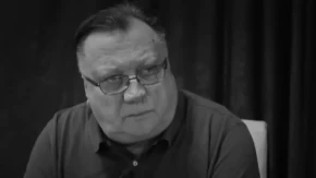 Prizor kida dušu! Na grobu Halida Bešlića osvanula misteriozna poruka koja ledi krv u žilama!