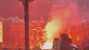 Uz parolu "studenti pobeđuju" stavili nož čoveku pod grlo! Ove scene blokaderskog nasilja šokirale su javnost (VIDEO)