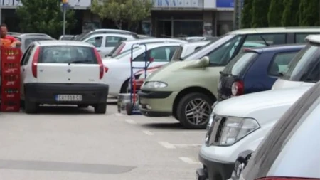Zatvara se saobraćaj, uklonite parkirana vozila na potezu od raskrsnice sa Ulicom kneza Miloša: Važno saopštenje za vozače!
