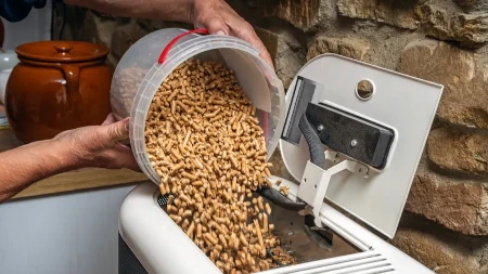 Stovarišta puna, kupci stižu - pelet dostupniji i jeftiniji nego ranije