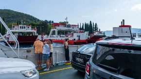Počinje borba sa kolonama - kako će trajekti u Boki funkcionisati sve do 14. oktobra