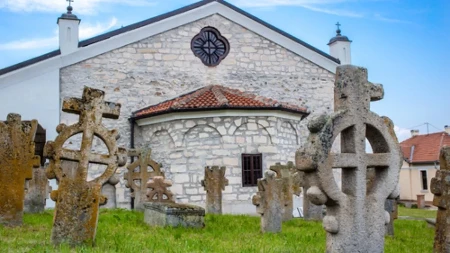 U OVO VREME NE SMETE IĆI NA GROBLJE Možete navući veliku bedu