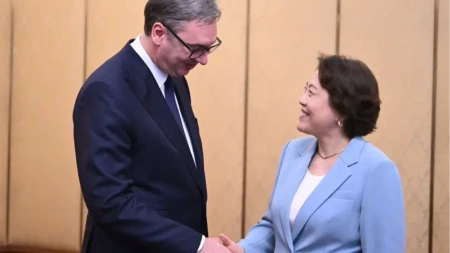 "Zahvalan sam joj na ličnom angažovanju, podršci i poverenju koje je uvek pokazivala prema Srbiji" Vučić se sastao sa bivšom ambasadorskom Čen Bo (FOTO)