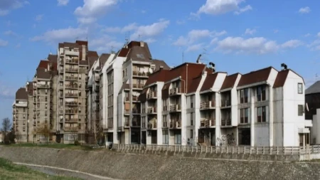 ''Svaki grad ima svoju lepu Brenu!'' Viralna objava probudila nostalgiju širom Balkana i izazvala haos na mrežama