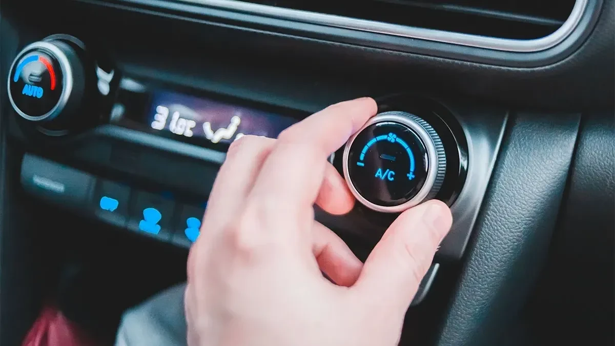Klima vam leti guta gorivo, a većina vozača pravi istu grešku: Trik koji štedi i do 50 odsto