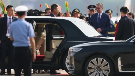 Vučić se u Kini vozio u brutalnoj oklopnoj zveri: Cena ide do milion dolara, detalji lede krv
