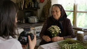 Biljka koju su naše bake čuvale kao zlato: Žene je ponovo koriste zbog hormona i menopauze