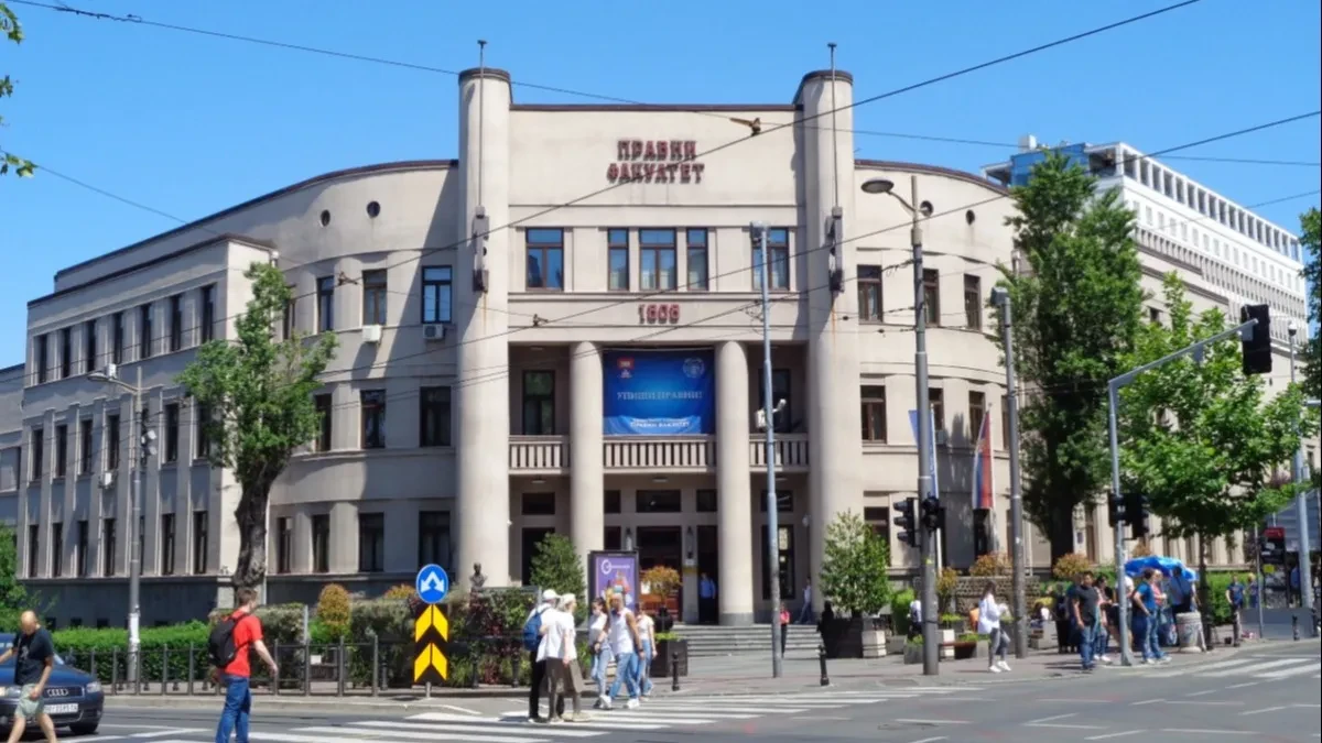 Drama na Pravnom fakultetu u Beogradu: Izbio požar, evakuisani svi studenti